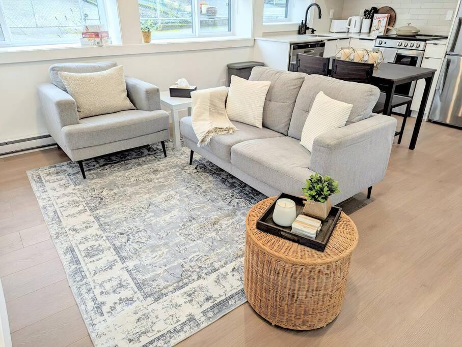 Centrally Located, Modern, 2 Bedroom Home Ванкувер Экстерьер фото