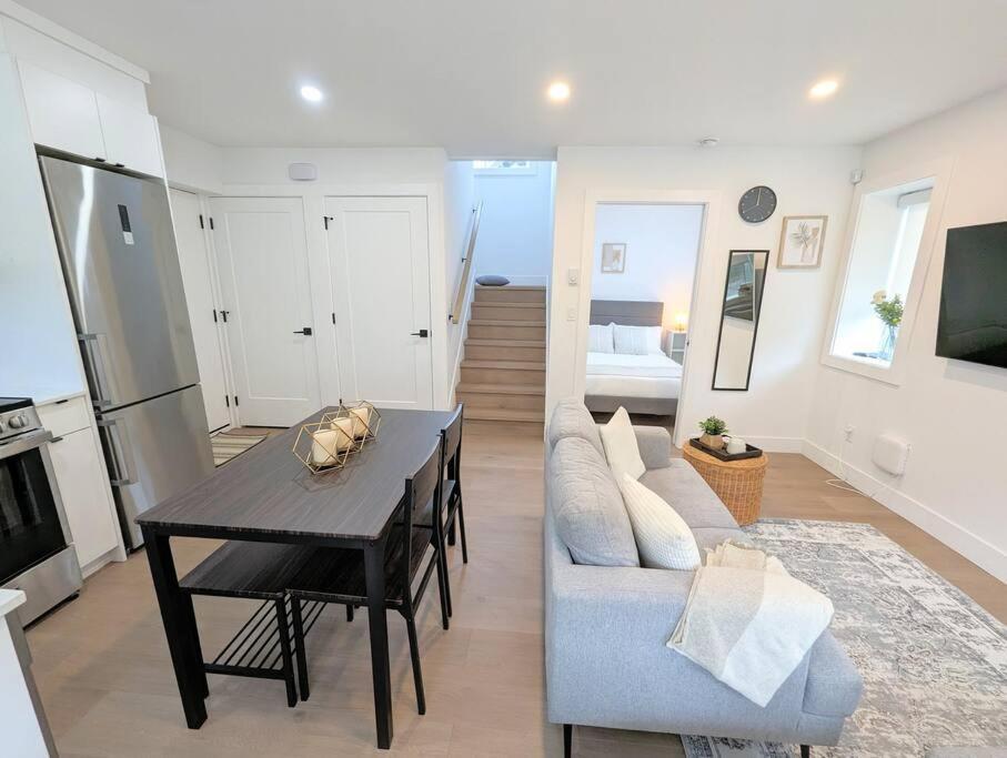 Centrally Located, Modern, 2 Bedroom Home Ванкувер Экстерьер фото