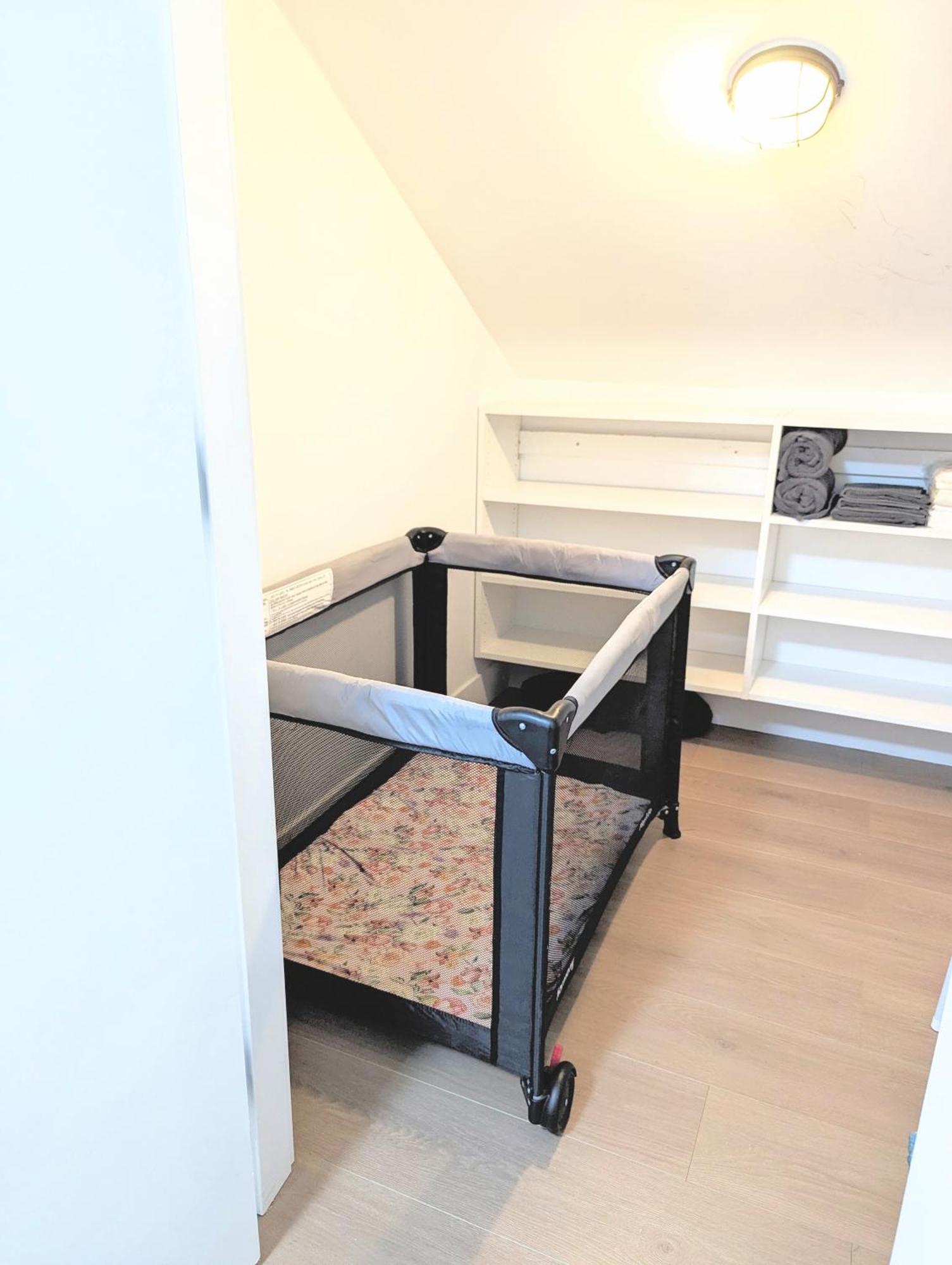Centrally Located, Modern, 2 Bedroom Home Ванкувер Экстерьер фото